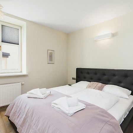 Apartments Cracow Miodowa By Renters Краков Экстерьер фото